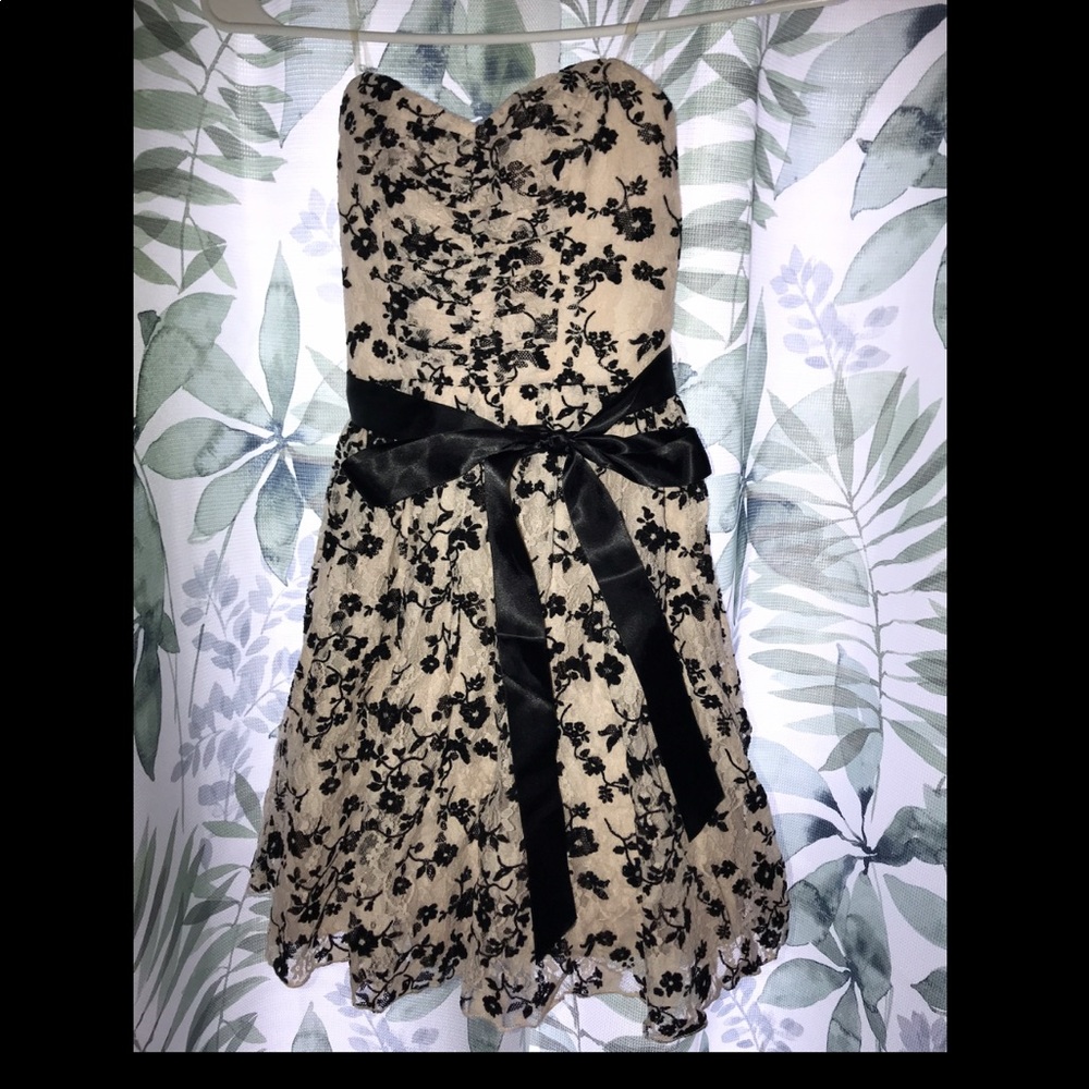 2/$10! Delia’s Size 0 Juniors Strapless Dress - Picture 1 of 4